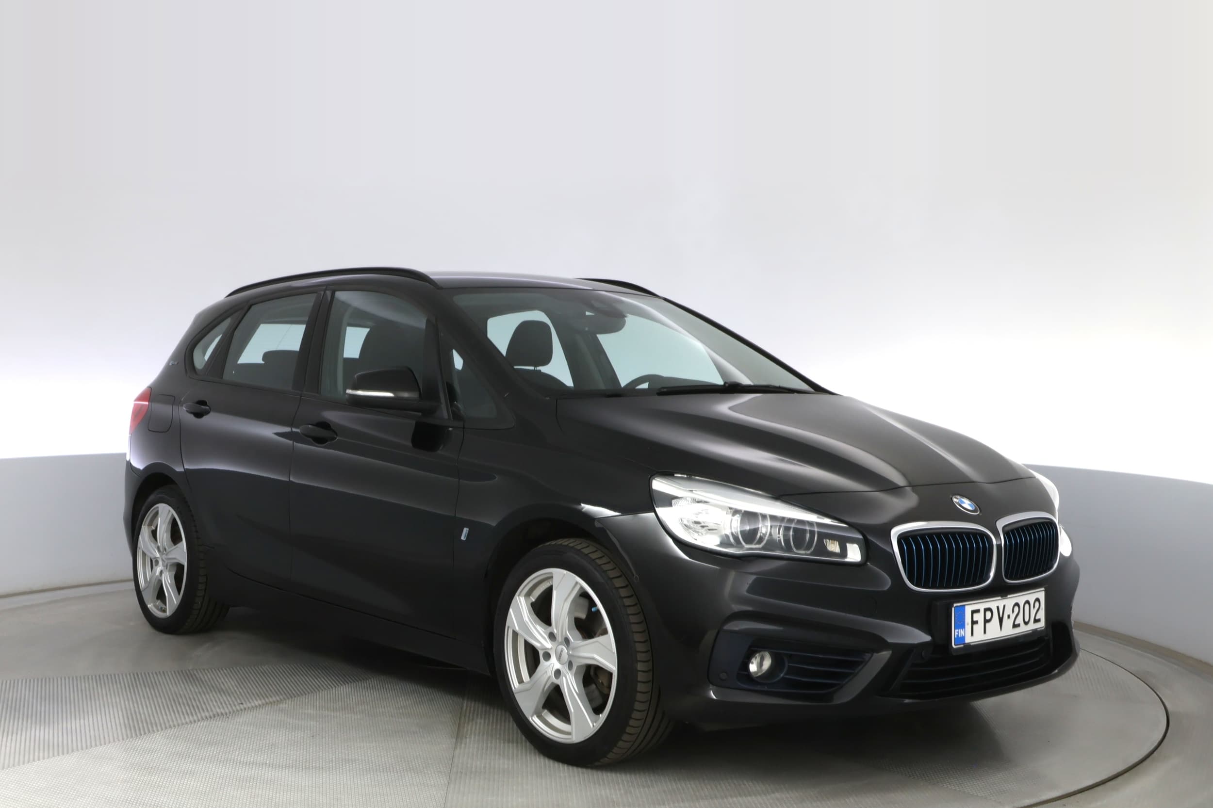 BMW 225