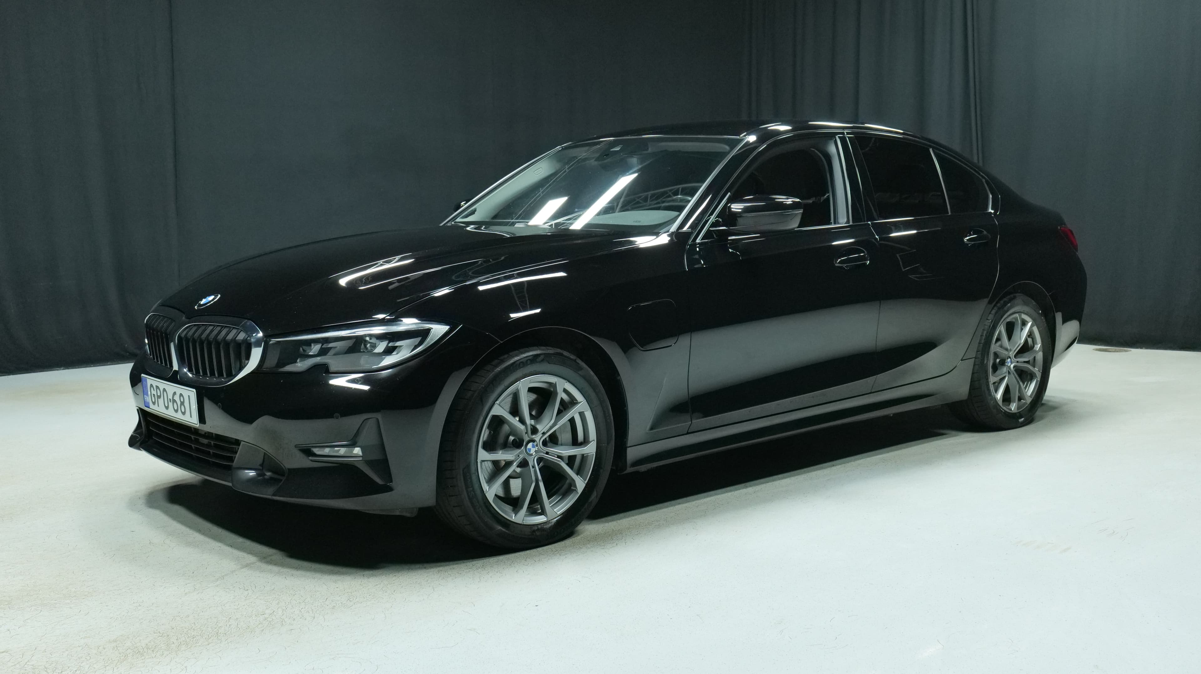 BMW 330