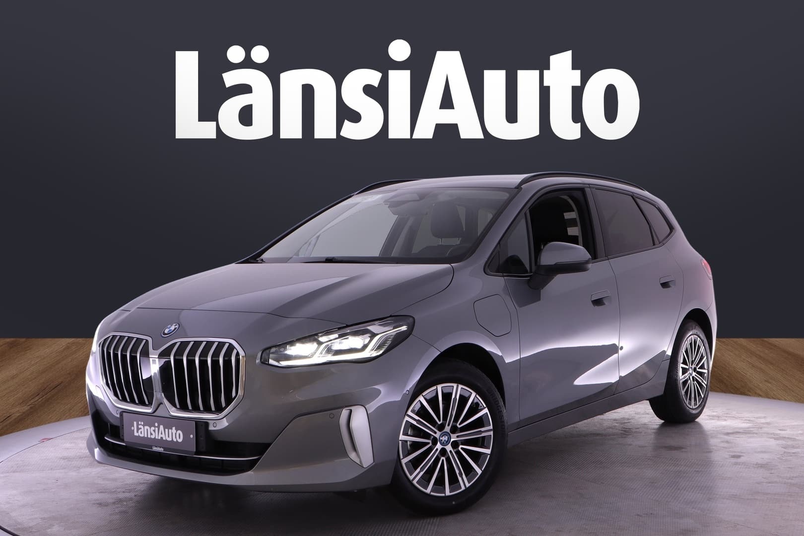 BMW 225