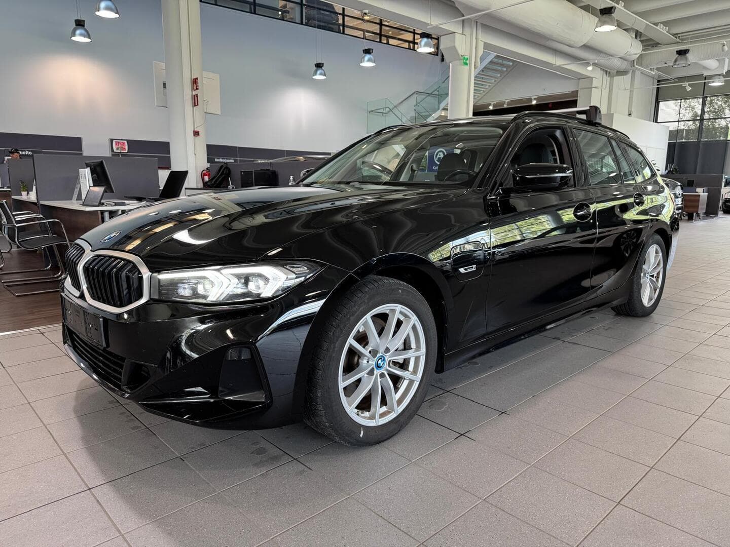 BMW 330