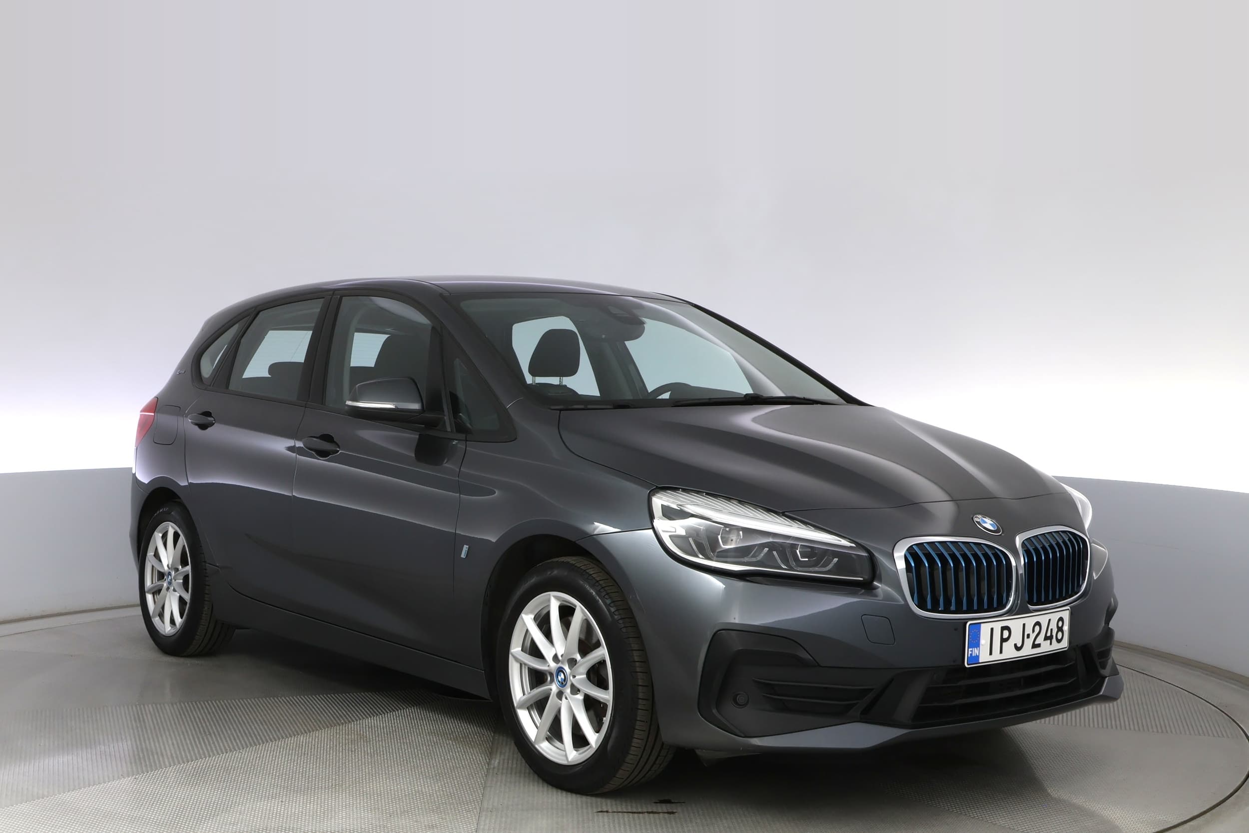 BMW 225