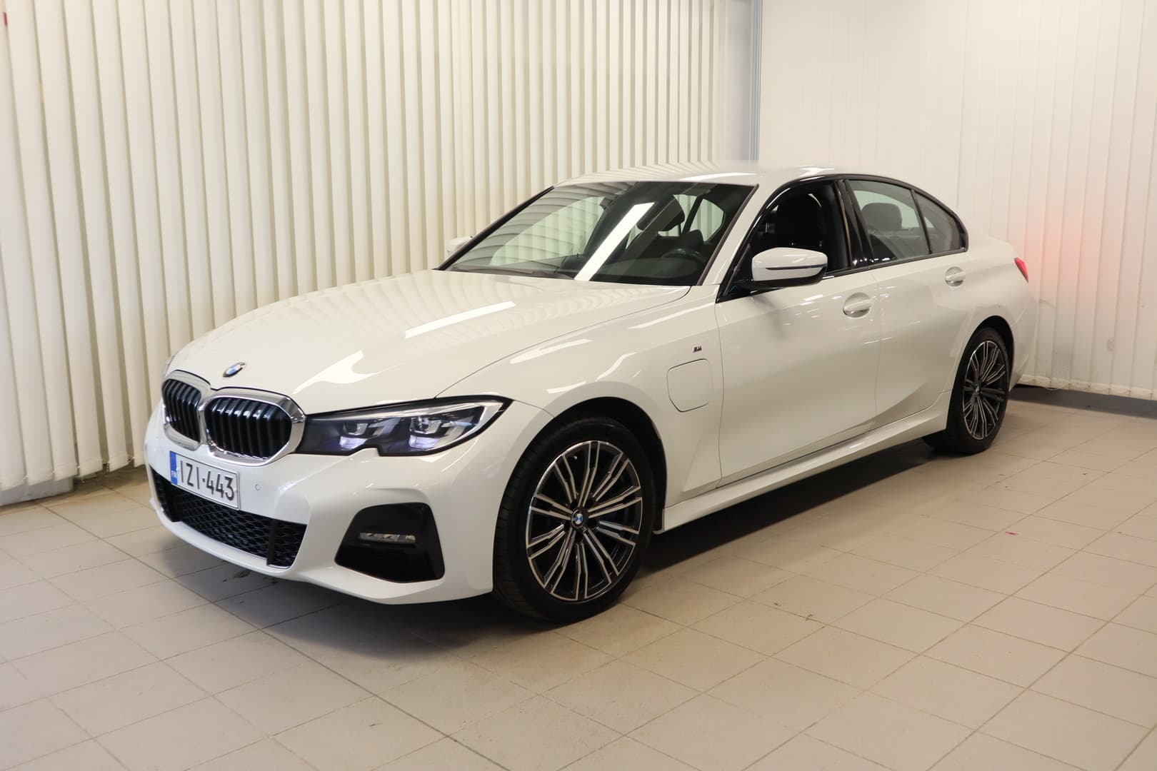 BMW 330