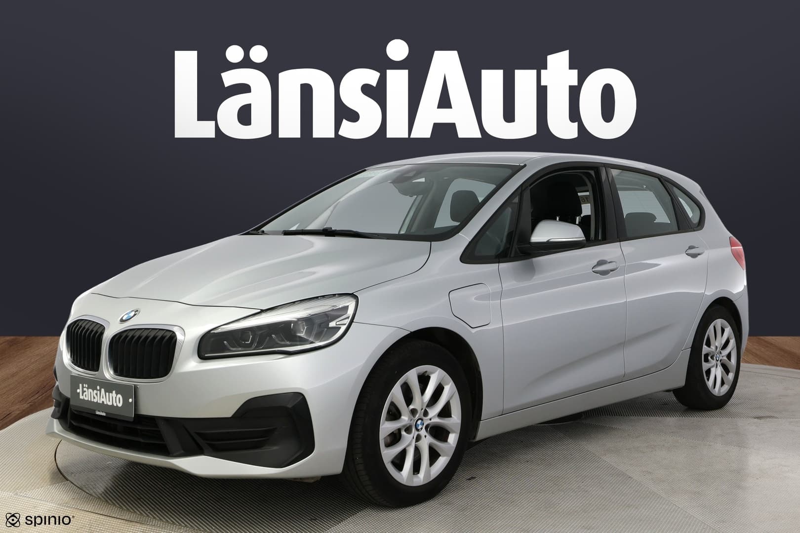 BMW 225