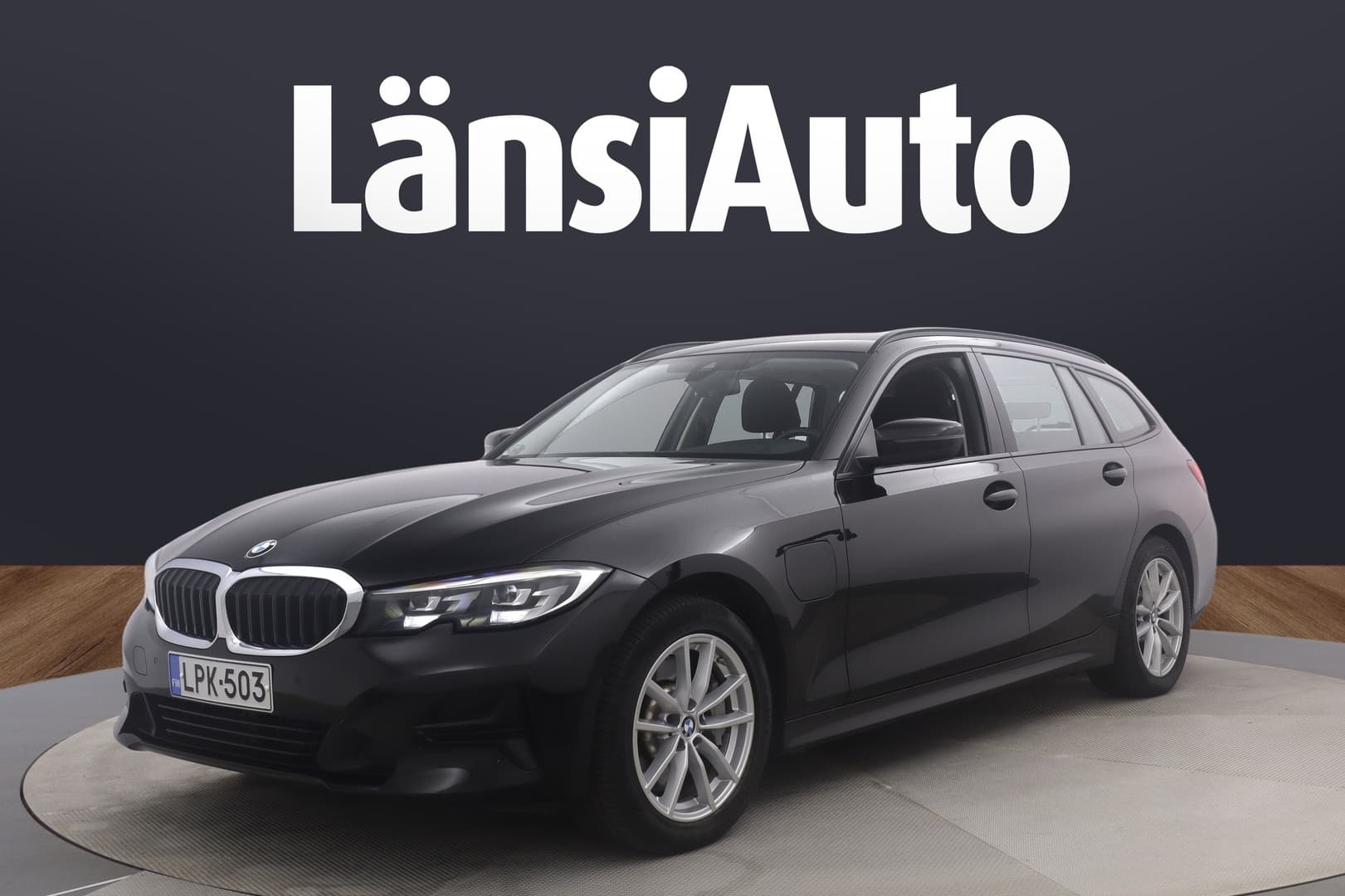 BMW 330