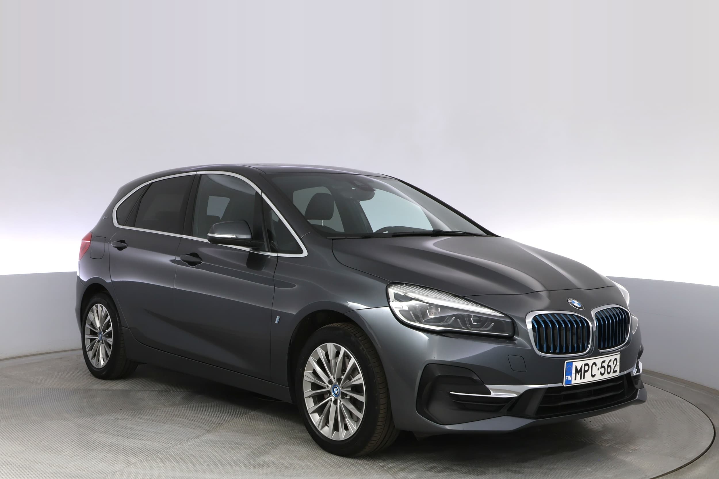 BMW 225