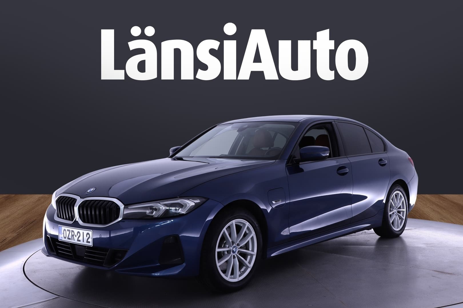 BMW 330